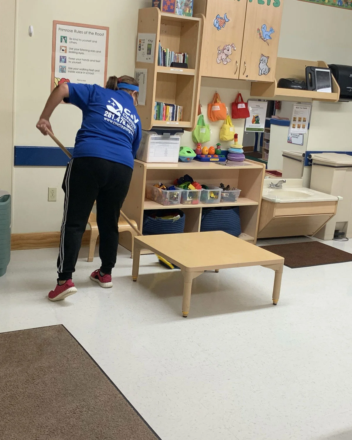 Healthy Classrooms & Clean Campus Areas - Professional service demonstration